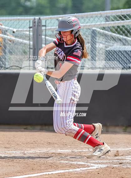 Thumbnail 3 in Mt. Vernon vs North Scott (Linn-Mar/Alburnett Invitational) photogallery.