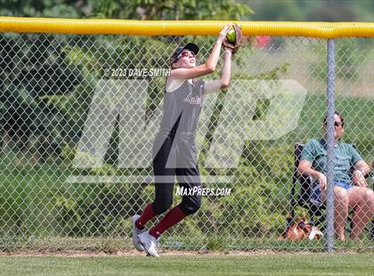 Thumbnail 3 in Mt. Vernon vs North Scott (Linn-Mar/Alburnett Invitational) photogallery.