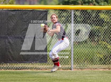 Thumbnail 1 in Mt. Vernon vs North Scott (Linn-Mar/Alburnett Invitational) photogallery.