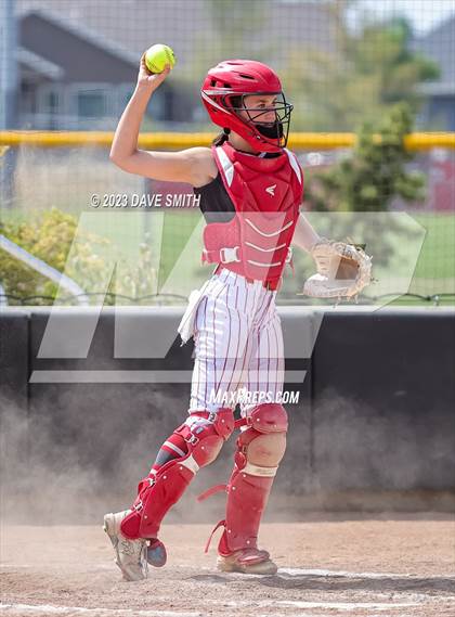 Thumbnail 2 in Mt. Vernon vs North Scott (Linn-Mar/Alburnett Invitational) photogallery.