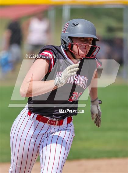 Thumbnail 2 in Mt. Vernon vs North Scott (Linn-Mar/Alburnett Invitational) photogallery.