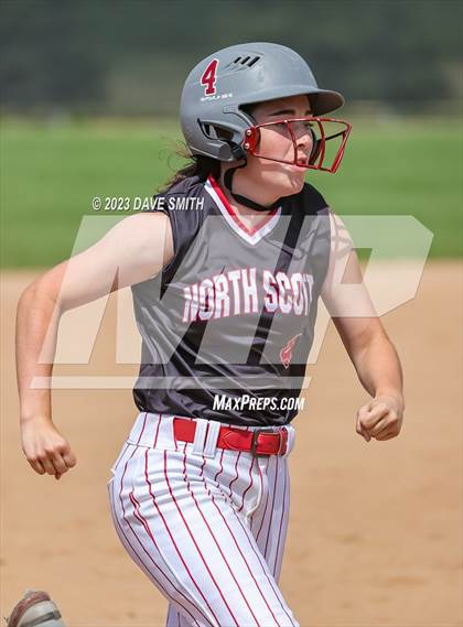 Thumbnail 2 in Mt. Vernon vs North Scott (Linn-Mar/Alburnett Invitational) photogallery.