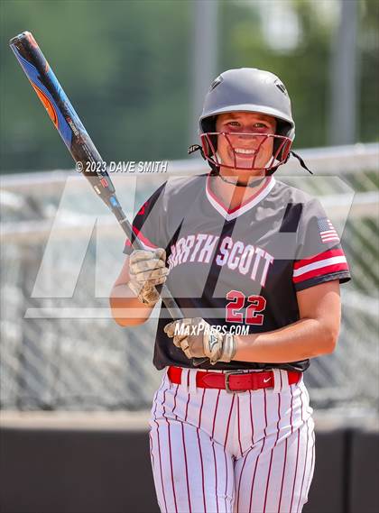 Thumbnail 3 in Mt. Vernon vs North Scott (Linn-Mar/Alburnett Invitational) photogallery.