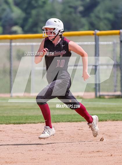 Thumbnail 2 in Mt. Vernon vs North Scott (Linn-Mar/Alburnett Invitational) photogallery.