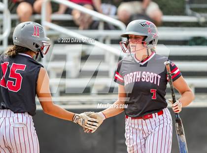 Thumbnail 2 in Mt. Vernon vs North Scott (Linn-Mar/Alburnett Invitational) photogallery.