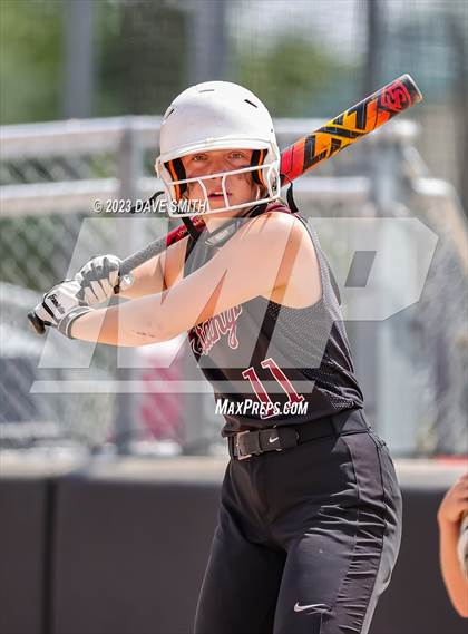 Thumbnail 2 in Mt. Vernon vs North Scott (Linn-Mar/Alburnett Invitational) photogallery.