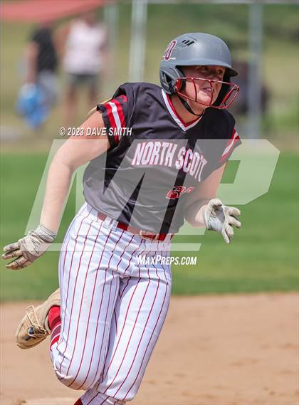 Thumbnail 3 in Mt. Vernon vs North Scott (Linn-Mar/Alburnett Invitational) photogallery.