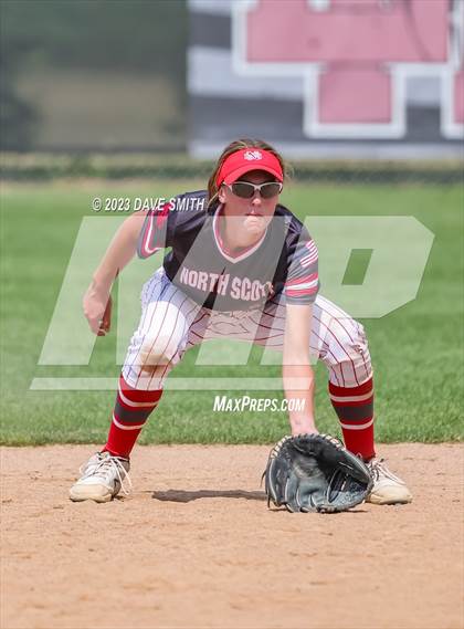 Thumbnail 2 in Mt. Vernon vs North Scott (Linn-Mar/Alburnett Invitational) photogallery.