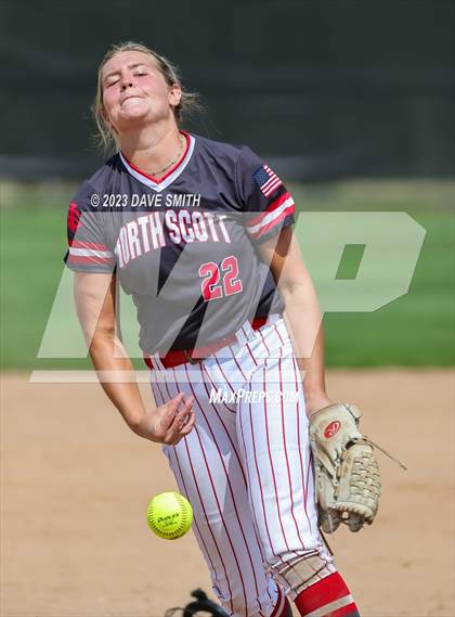 Thumbnail 1 in Mt. Vernon vs North Scott (Linn-Mar/Alburnett Invitational) photogallery.