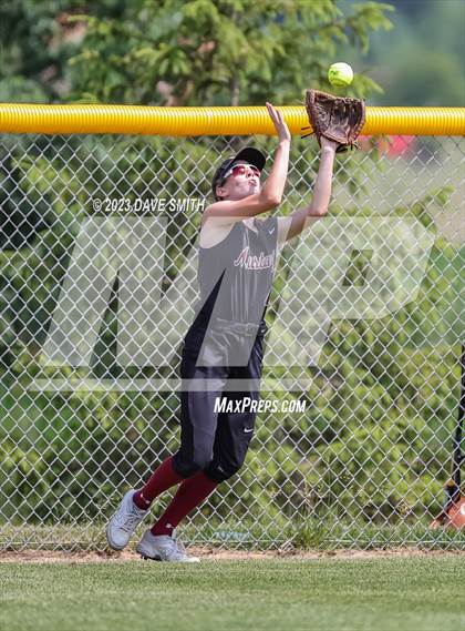 Thumbnail 2 in Mt. Vernon vs North Scott (Linn-Mar/Alburnett Invitational) photogallery.