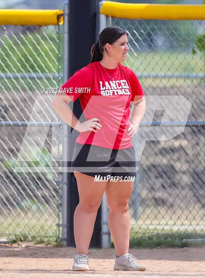 Thumbnail 1 in Mt. Vernon vs North Scott (Linn-Mar/Alburnett Invitational) photogallery.