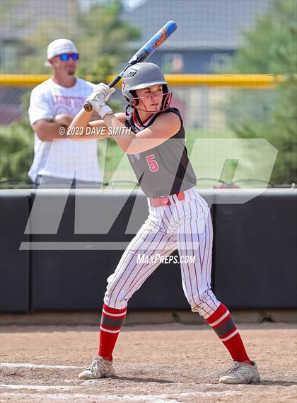 Thumbnail 3 in Mt. Vernon vs North Scott (Linn-Mar/Alburnett Invitational) photogallery.