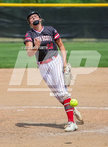 Thumbnail 3 in Mt. Vernon vs North Scott (Linn-Mar/Alburnett Invitational) photogallery.