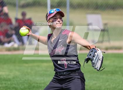 Thumbnail 1 in Mt. Vernon vs North Scott (Linn-Mar/Alburnett Invitational) photogallery.