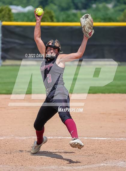 Thumbnail 3 in Mt. Vernon vs North Scott (Linn-Mar/Alburnett Invitational) photogallery.