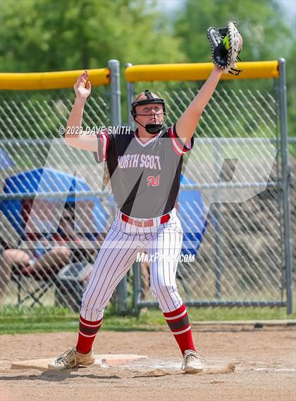 Thumbnail 1 in Mt. Vernon vs North Scott (Linn-Mar/Alburnett Invitational) photogallery.