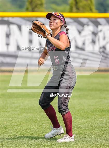 Thumbnail 2 in Mt. Vernon vs North Scott (Linn-Mar/Alburnett Invitational) photogallery.