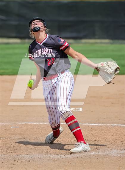 Thumbnail 3 in Mt. Vernon vs North Scott (Linn-Mar/Alburnett Invitational) photogallery.