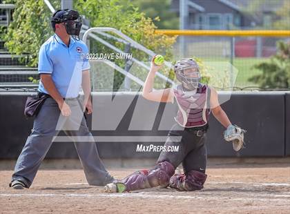 Thumbnail 3 in Mt. Vernon vs North Scott (Linn-Mar/Alburnett Invitational) photogallery.