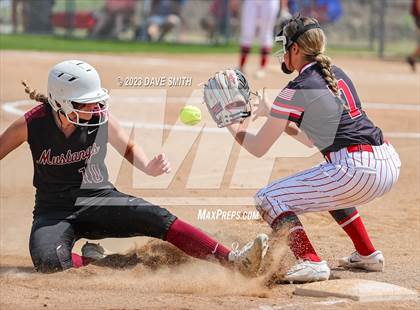 Thumbnail 2 in Mt. Vernon vs North Scott (Linn-Mar/Alburnett Invitational) photogallery.