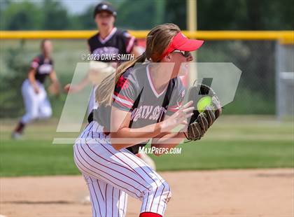 Thumbnail 1 in Mt. Vernon vs North Scott (Linn-Mar/Alburnett Invitational) photogallery.