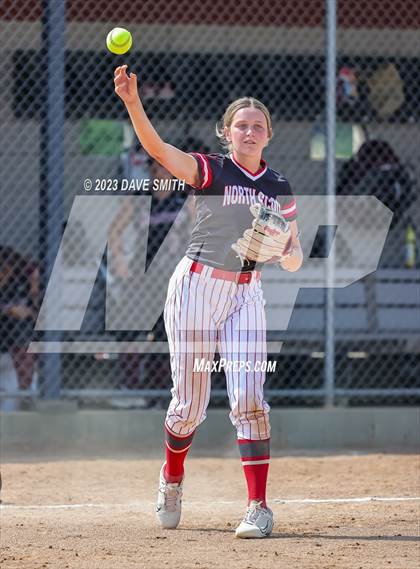 Thumbnail 1 in Mt. Vernon vs North Scott (Linn-Mar/Alburnett Invitational) photogallery.