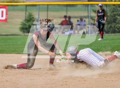 Thumbnail 1 in Mt. Vernon vs North Scott (Linn-Mar/Alburnett Invitational) photogallery.
