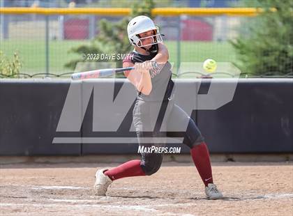 Thumbnail 1 in Mt. Vernon vs North Scott (Linn-Mar/Alburnett Invitational) photogallery.