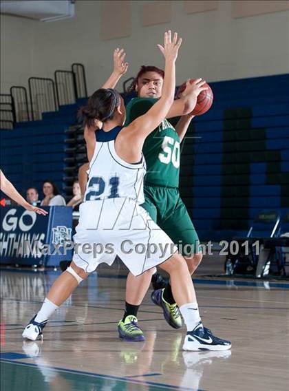 Thumbnail 3 in San Marcos vs Patrick Henry (So Cal Holiday Prep Classic) photogallery.