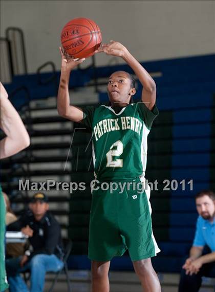 Thumbnail 2 in San Marcos vs Patrick Henry (So Cal Holiday Prep Classic) photogallery.