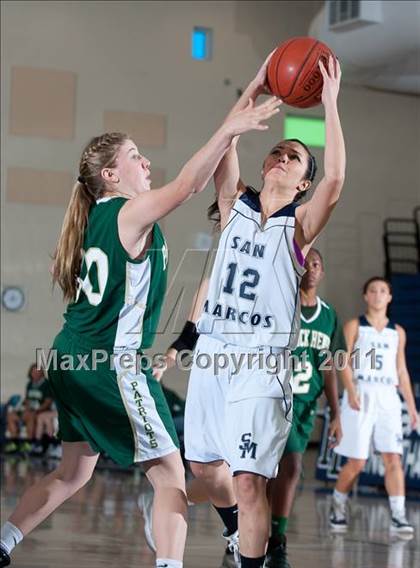 Thumbnail 3 in San Marcos vs Patrick Henry (So Cal Holiday Prep Classic) photogallery.