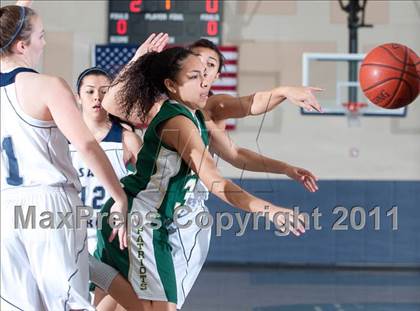 Thumbnail 2 in San Marcos vs Patrick Henry (So Cal Holiday Prep Classic) photogallery.