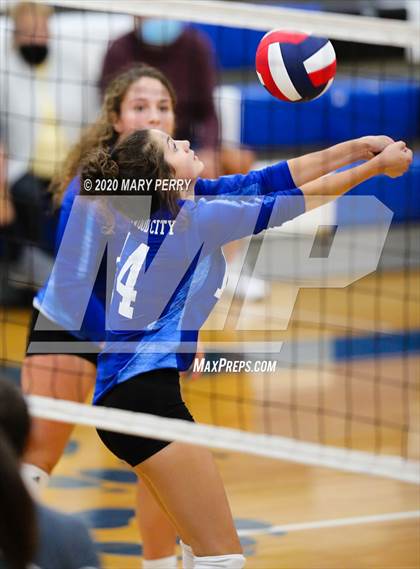 Thumbnail 3 in Shenango @ Lincoln photogallery.