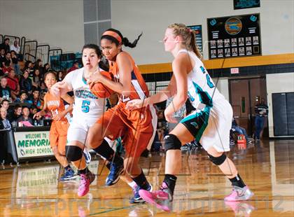 Thumbnail 2 in Pasadena Memorial vs. Madison (McDonald's Texas Invitational) photogallery.