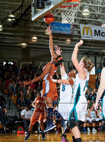 Thumbnail 1 in Pasadena Memorial vs. Madison (McDonald's Texas Invitational) photogallery.