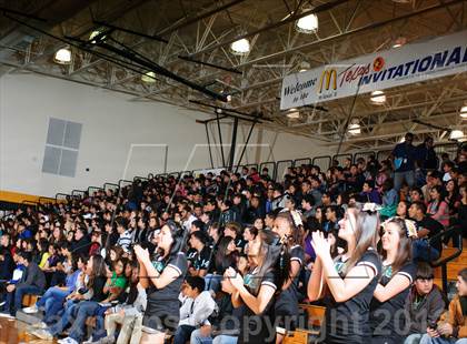 Thumbnail 2 in Pasadena Memorial vs. Madison (McDonald's Texas Invitational) photogallery.