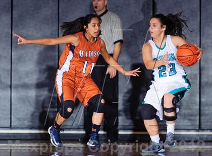 Thumbnail 1 in Pasadena Memorial vs. Madison (McDonald's Texas Invitational) photogallery.