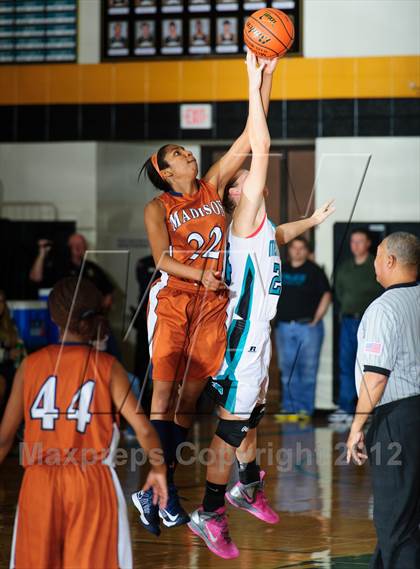 Thumbnail 3 in Pasadena Memorial vs. Madison (McDonald's Texas Invitational) photogallery.