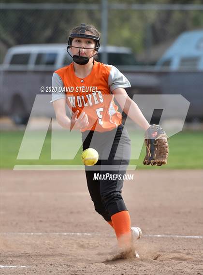 Thumbnail 1 in Woodland vs. Red Bluff (Pleasant Valley Tournament) photogallery.