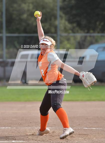 Thumbnail 3 in Woodland vs. Red Bluff (Pleasant Valley Tournament) photogallery.