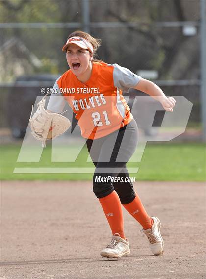 Thumbnail 1 in Woodland vs. Red Bluff (Pleasant Valley Tournament) photogallery.