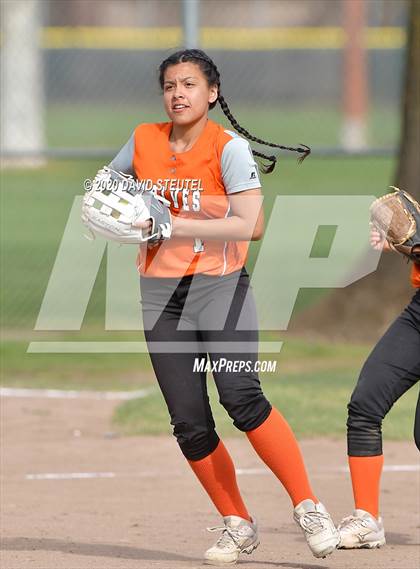 Thumbnail 2 in Woodland vs. Red Bluff (Pleasant Valley Tournament) photogallery.
