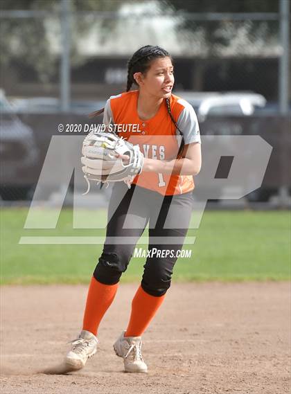 Thumbnail 3 in Woodland vs. Red Bluff (Pleasant Valley Tournament) photogallery.