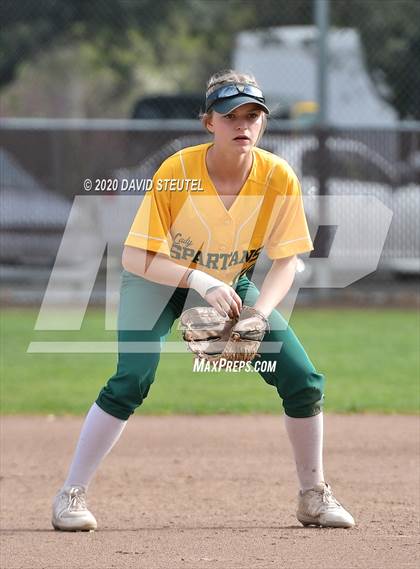 Thumbnail 1 in Woodland vs. Red Bluff (Pleasant Valley Tournament) photogallery.