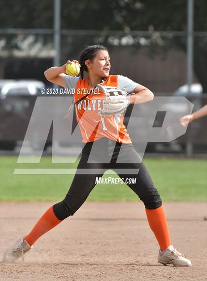 Thumbnail 1 in Woodland vs. Red Bluff (Pleasant Valley Tournament) photogallery.