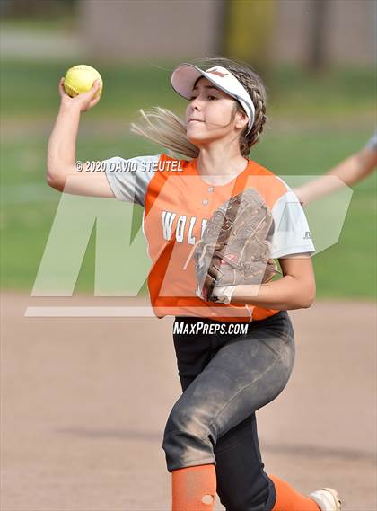 Thumbnail 2 in Woodland vs. Red Bluff (Pleasant Valley Tournament) photogallery.