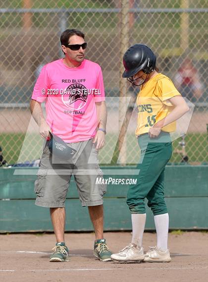 Thumbnail 1 in Woodland vs. Red Bluff (Pleasant Valley Tournament) photogallery.