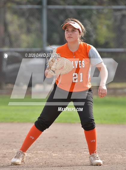 Thumbnail 3 in Woodland vs. Red Bluff (Pleasant Valley Tournament) photogallery.