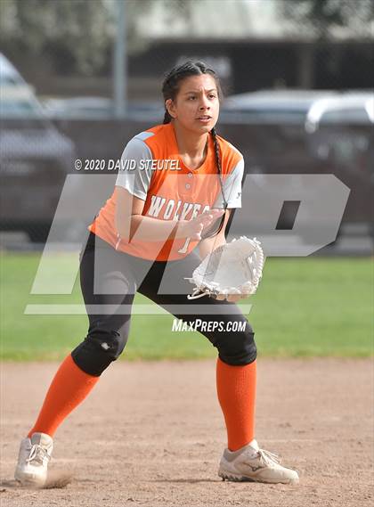 Thumbnail 1 in Woodland vs. Red Bluff (Pleasant Valley Tournament) photogallery.