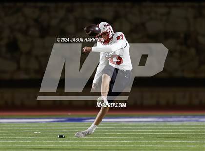 Thumbnail 2 in Gruver vs. Muenster (UIL Football 2A Region 2 Semifinal) photogallery.